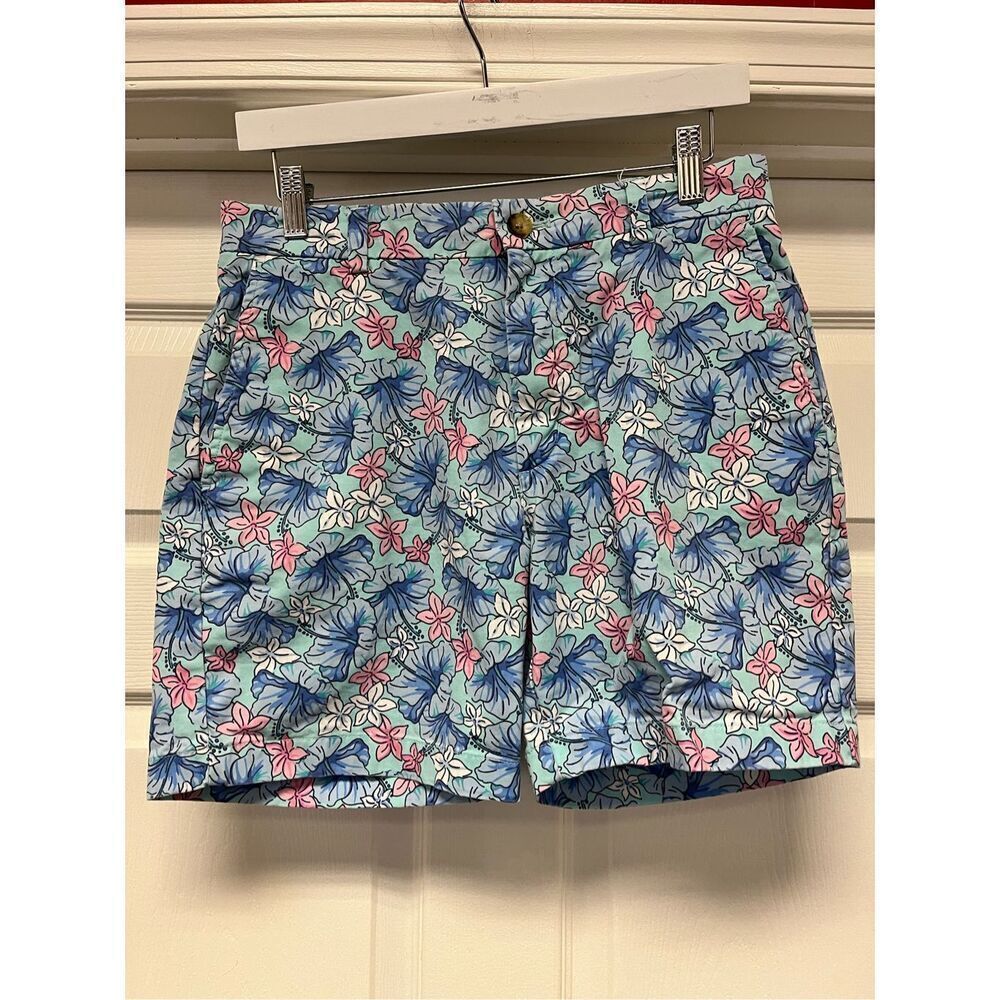 Vineyard Vines Mens Blue Plumeria Flower Breaker Shorts sz 30 EUC